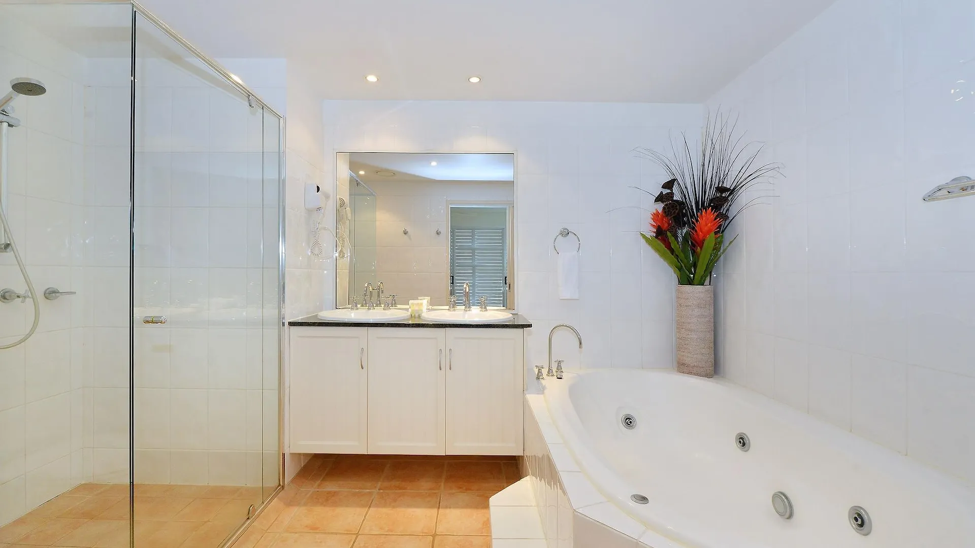 Cayman Villas Port Douglas 4*,