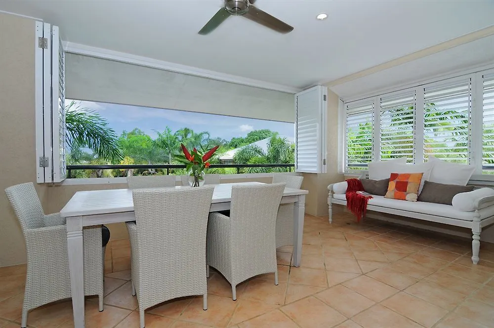 **** Resort Cayman Villas Port Douglas Australia