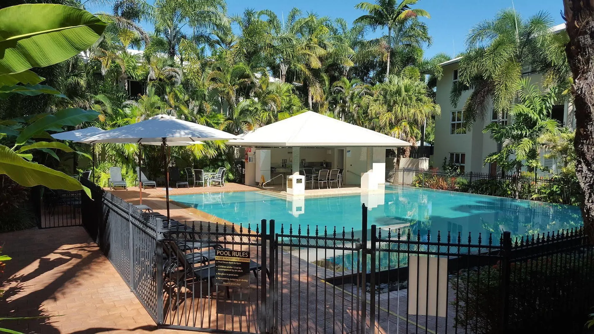 Resort Cayman Villas Port Douglas