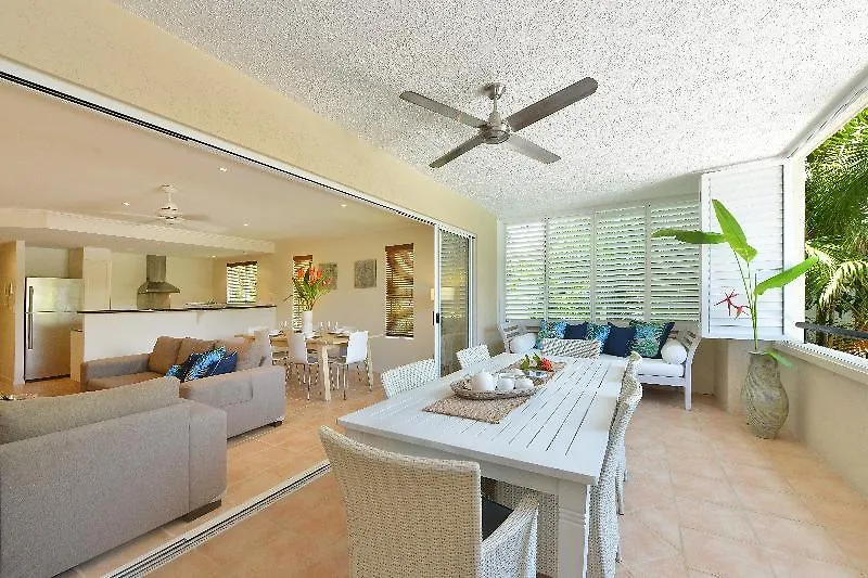 Cayman Villas Port Douglas 4*,